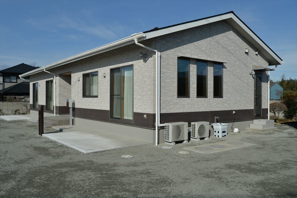 平屋のシンプルな外観