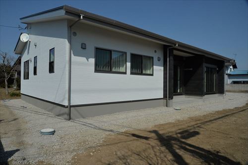 平屋のシンプルな外観